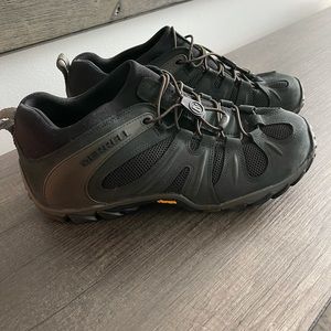 Black Merrell hiking shoes